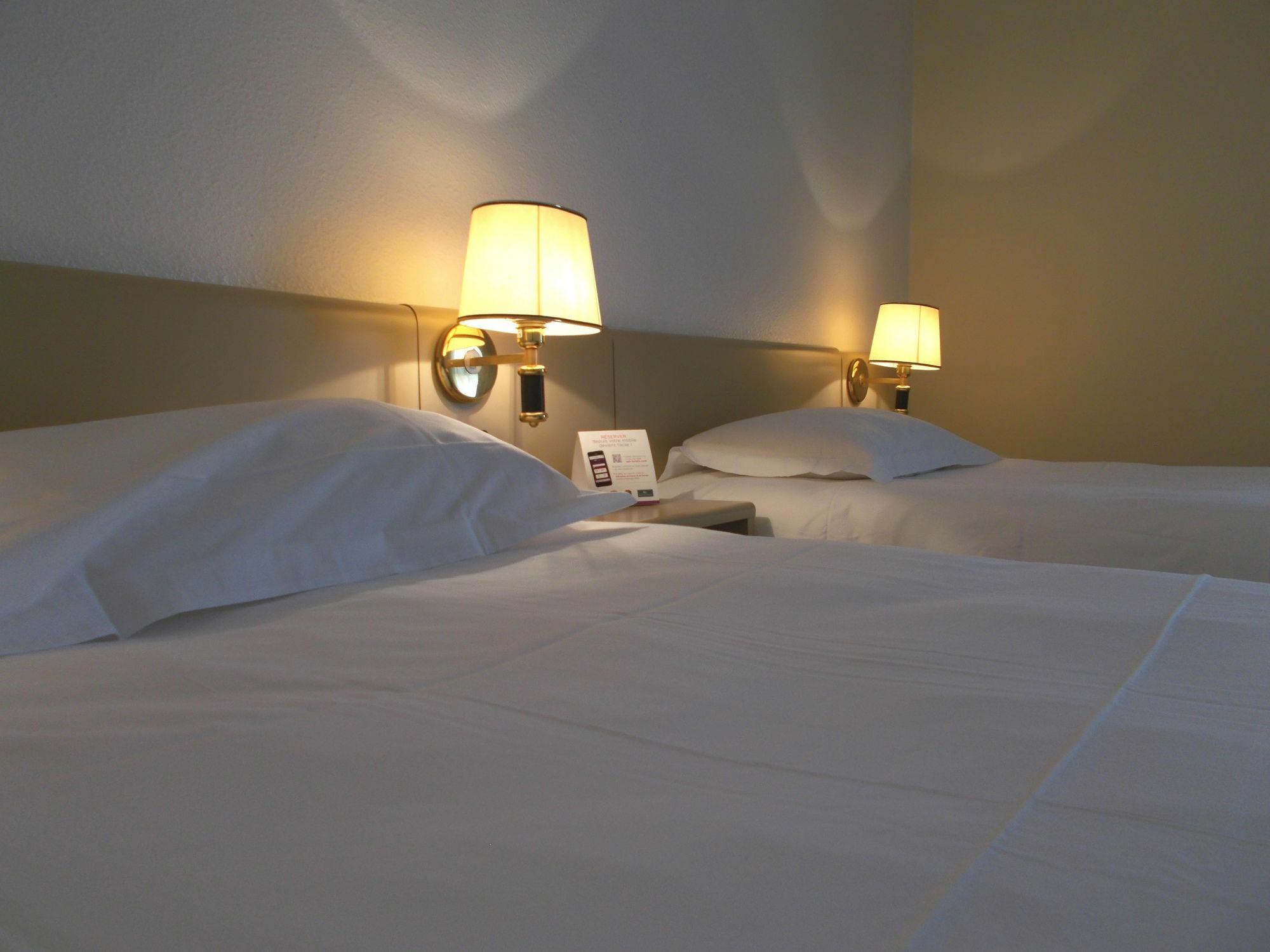 Holiday Inn Perpignan, An Ihg Hotel Ngoại thất bức ảnh